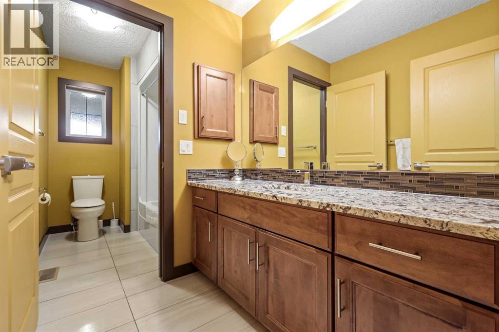 Single Family House for Sale in  Quarry Way SE Douglasdale/Glen Calgary 