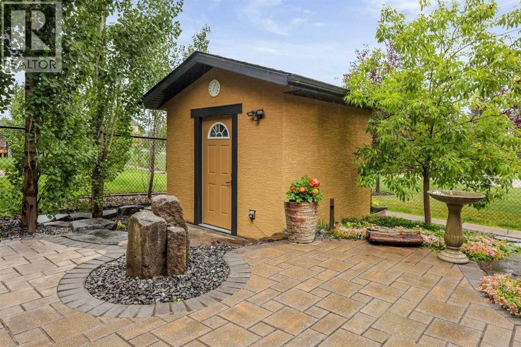 Single Family House for Sale in  Quarry Way SE Douglasdale/Glen Calgary 