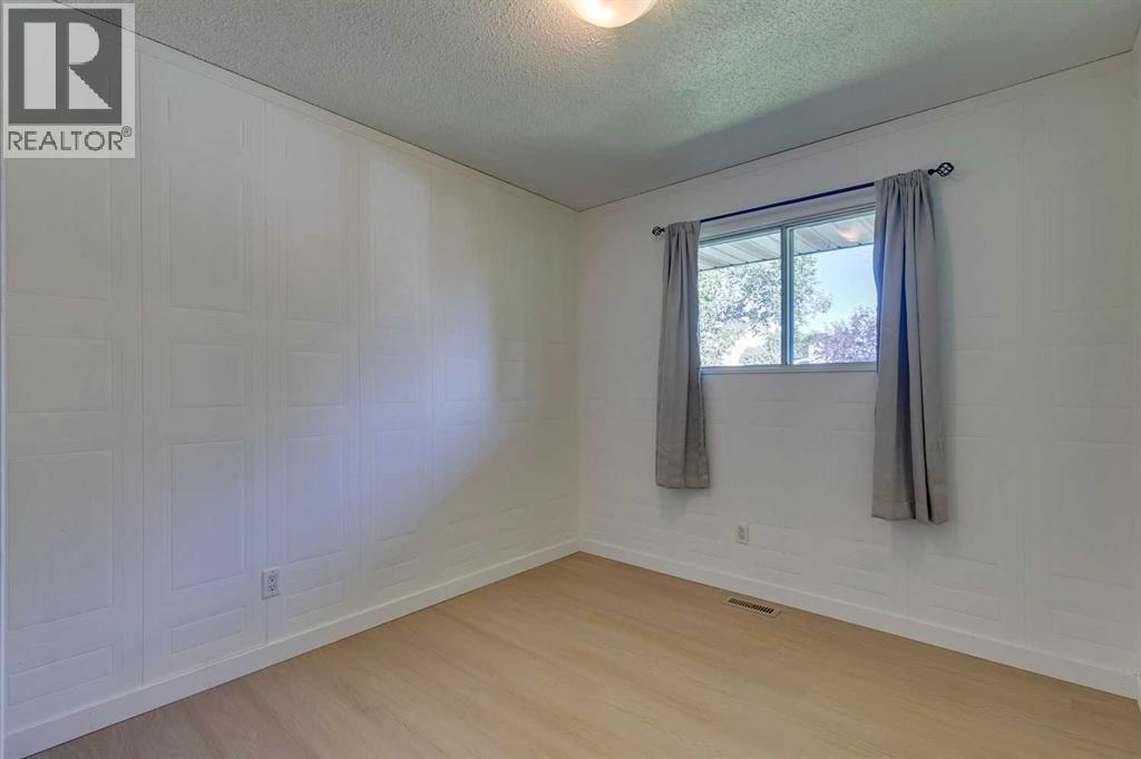 Single Family House Bungalow for Sale in  Dover Ridge Drive SE Dover Calgary 