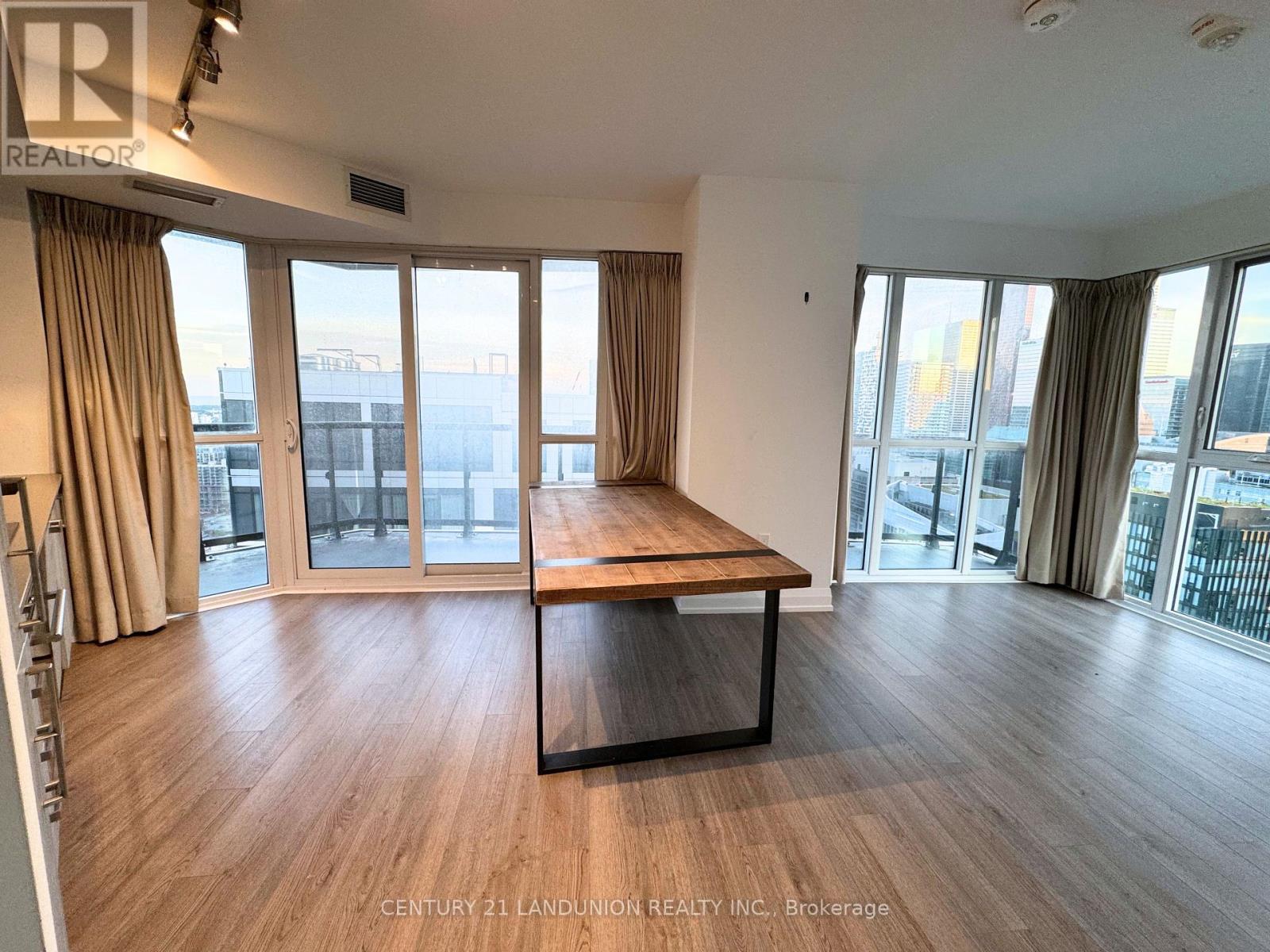 Photo 11 of 3504 77 Mutual Street, Toronto ON