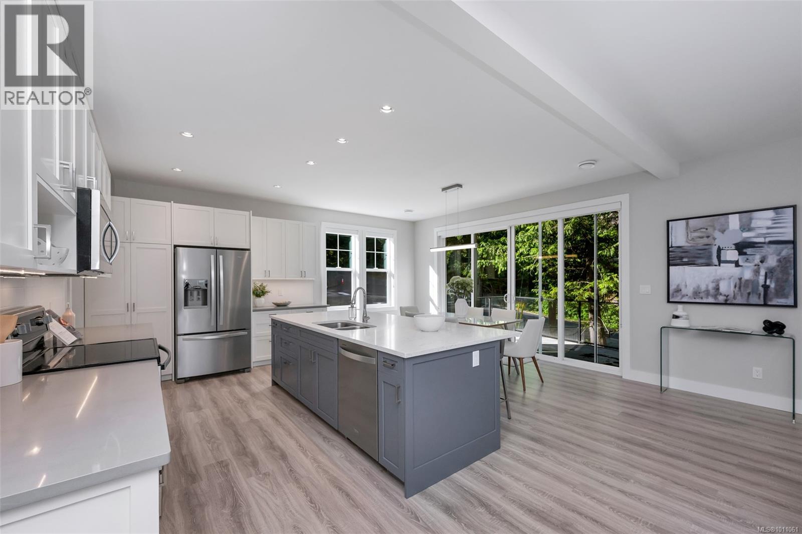 Photo 3 of 3315 West Oak Pl, Langford BC
