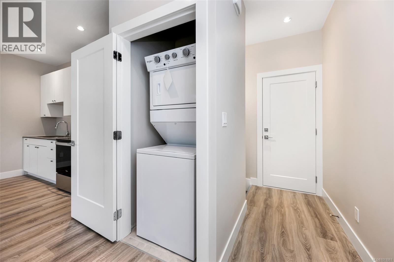 Photo 15 of 3315 West Oak Pl, Langford BC