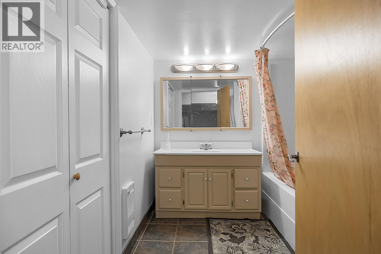 1417B HILLSIDE Street, Creston