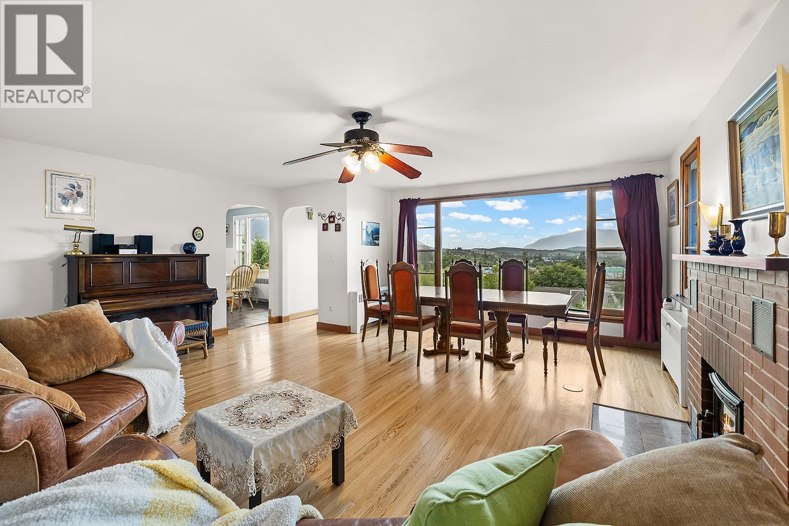 1417B HILLSIDE Street, Creston
