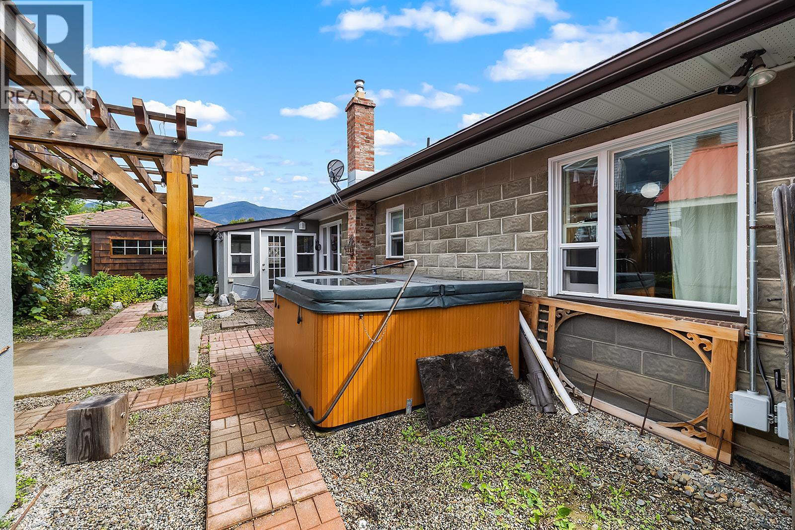 1417B HILLSIDE Street, Creston