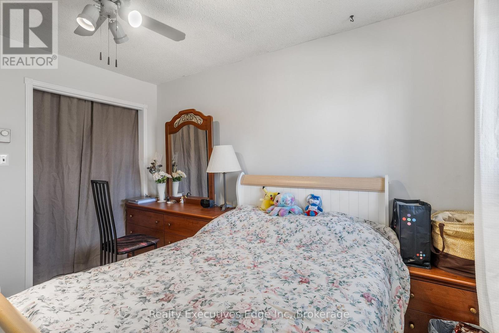Photo 32 of 9 Hampton Street, Brantford ON