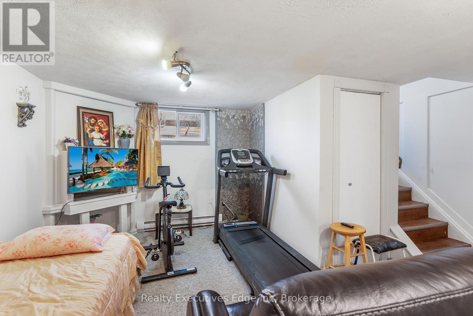 Photo 18 of 9 Hampton Street, Brantford ON