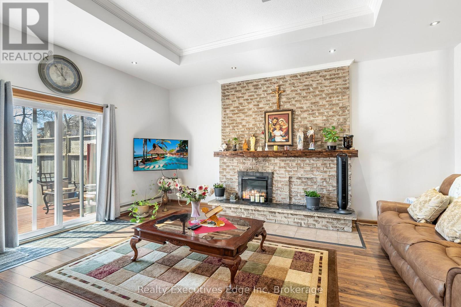 Photo 23 of 9 Hampton Street, Brantford ON