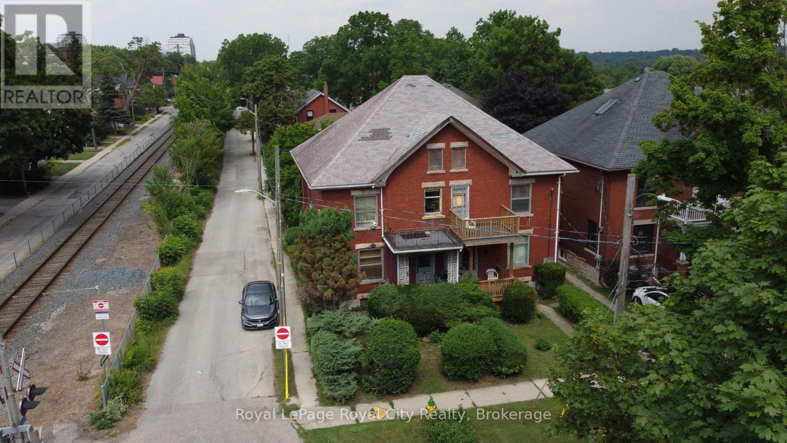 Photo 3 of 2 4 Glasgow Street S, Guelph ON