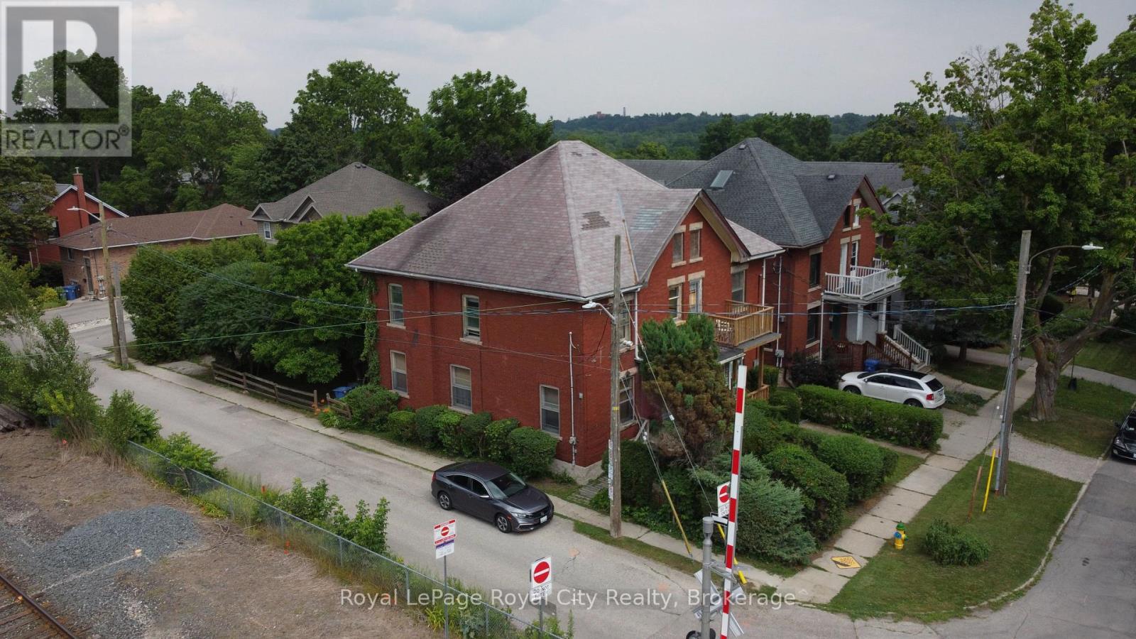 Photo 1 of 2 4 Glasgow Street S, Guelph ON