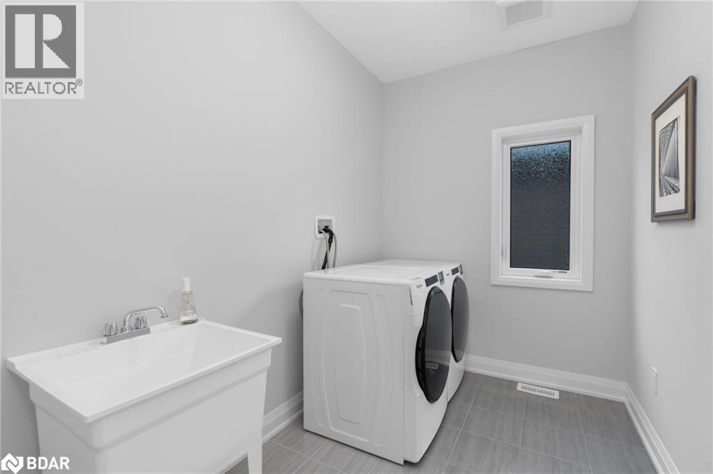 Photo 25 of 42 Periwinkle Road, Midhurst ON