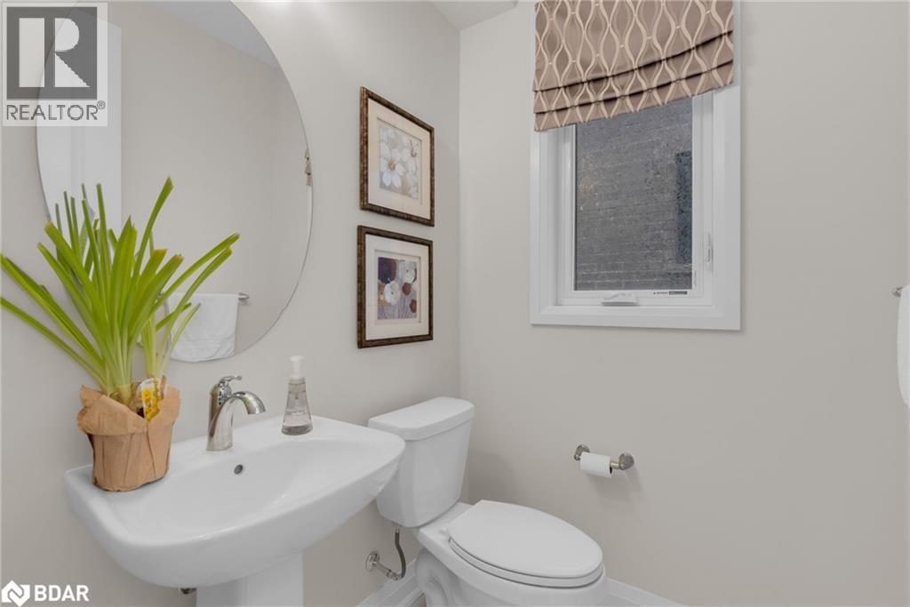 Photo 4 of 42 Periwinkle Road, Midhurst ON