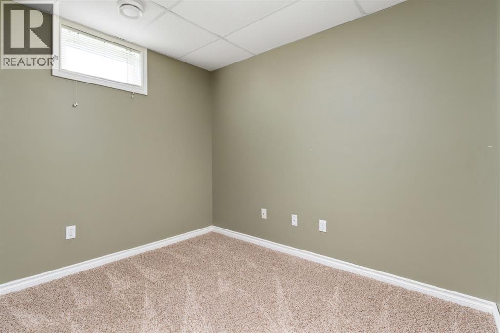 Photo 15 of 5410 51 Avenue, Daysland AB