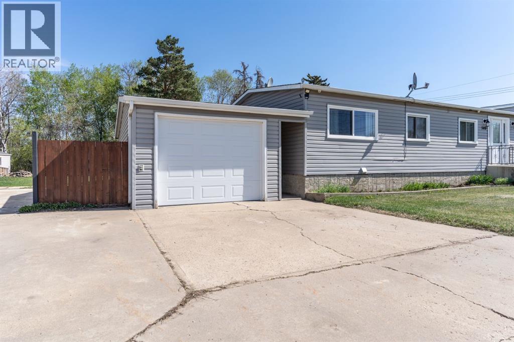 Photo 20 of 5410 51 Avenue, Daysland AB