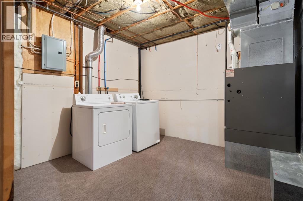 Photo 14 of 5410 51 Avenue, Daysland AB