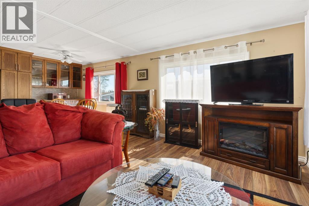 Photo 21 of 5410 51 Avenue, Daysland AB