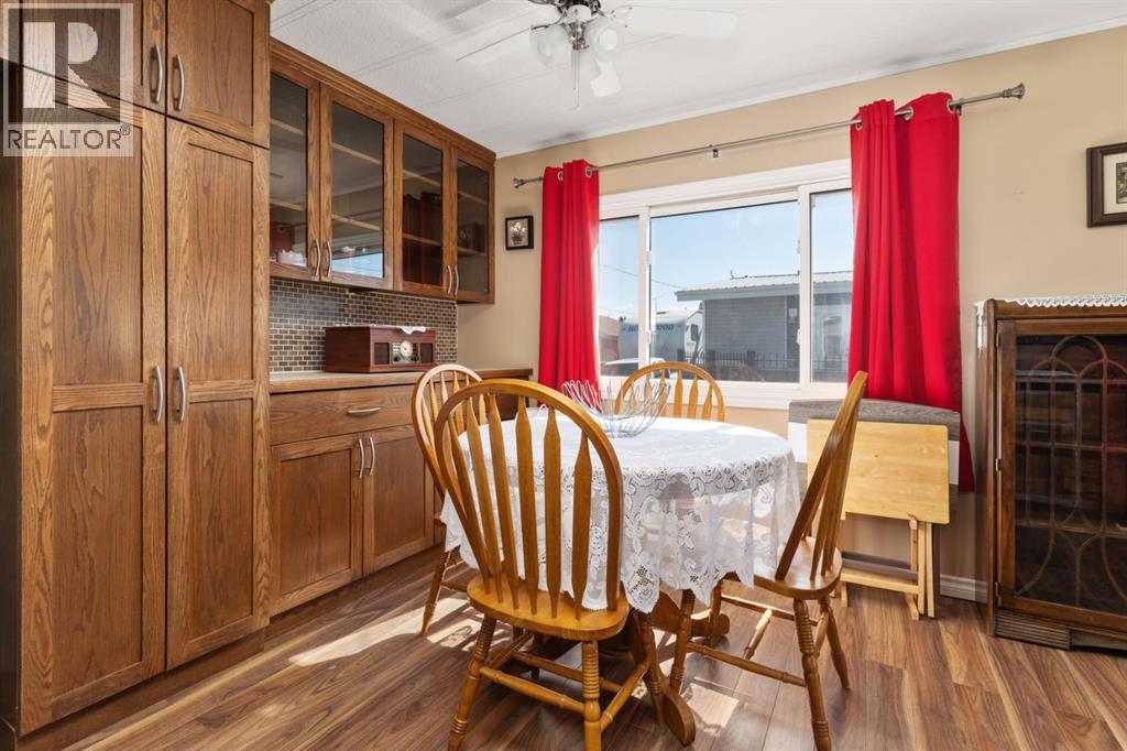 Photo 7 of 5410 51 Avenue, Daysland AB