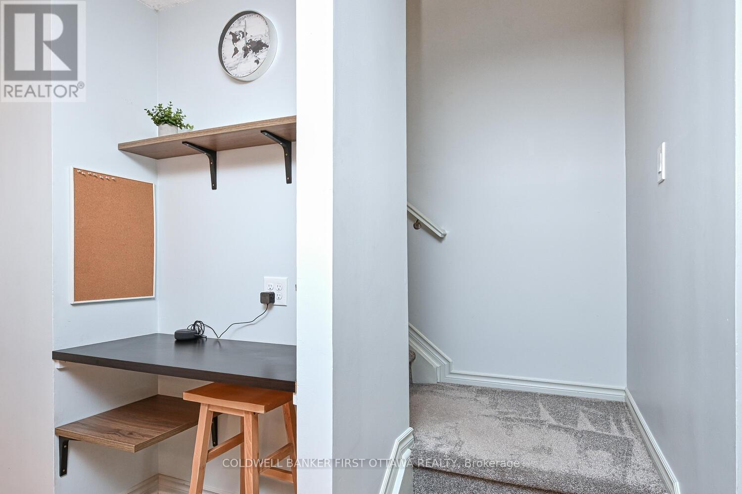 Photo 10 of 154 Mcclintock Way, Ottawa ON