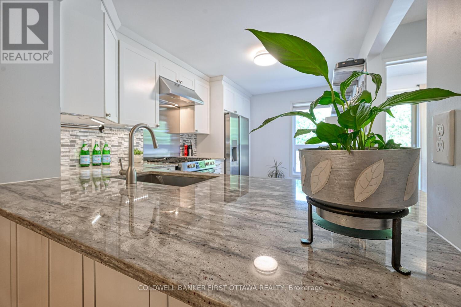 Photo 11 of 154 Mcclintock Way, Ottawa ON