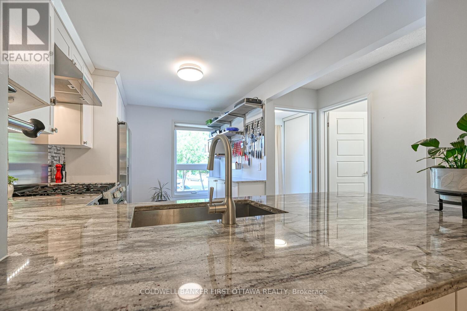 Photo 12 of 154 Mcclintock Way, Ottawa ON