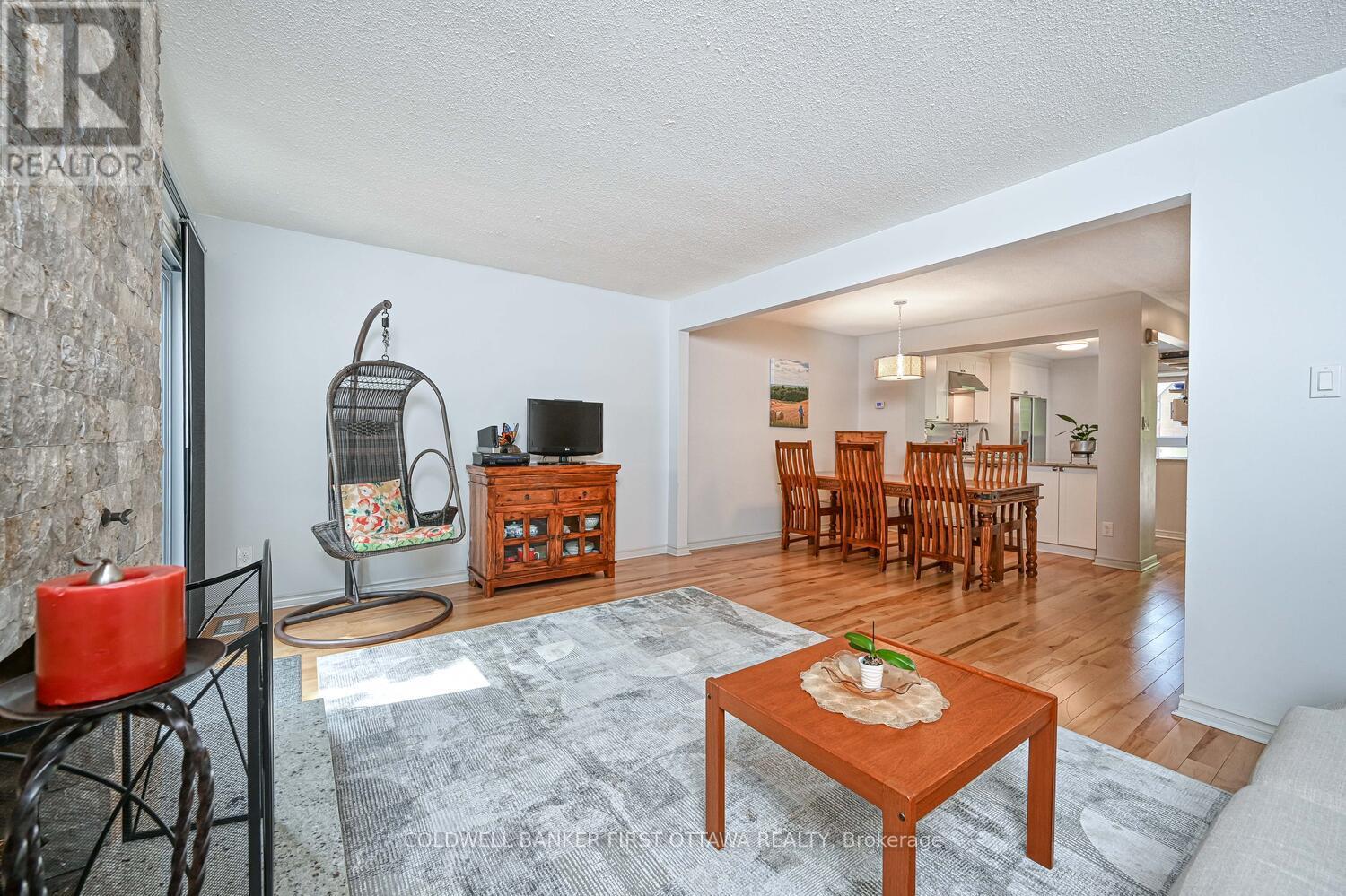 Photo 6 of 154 Mcclintock Way, Ottawa ON