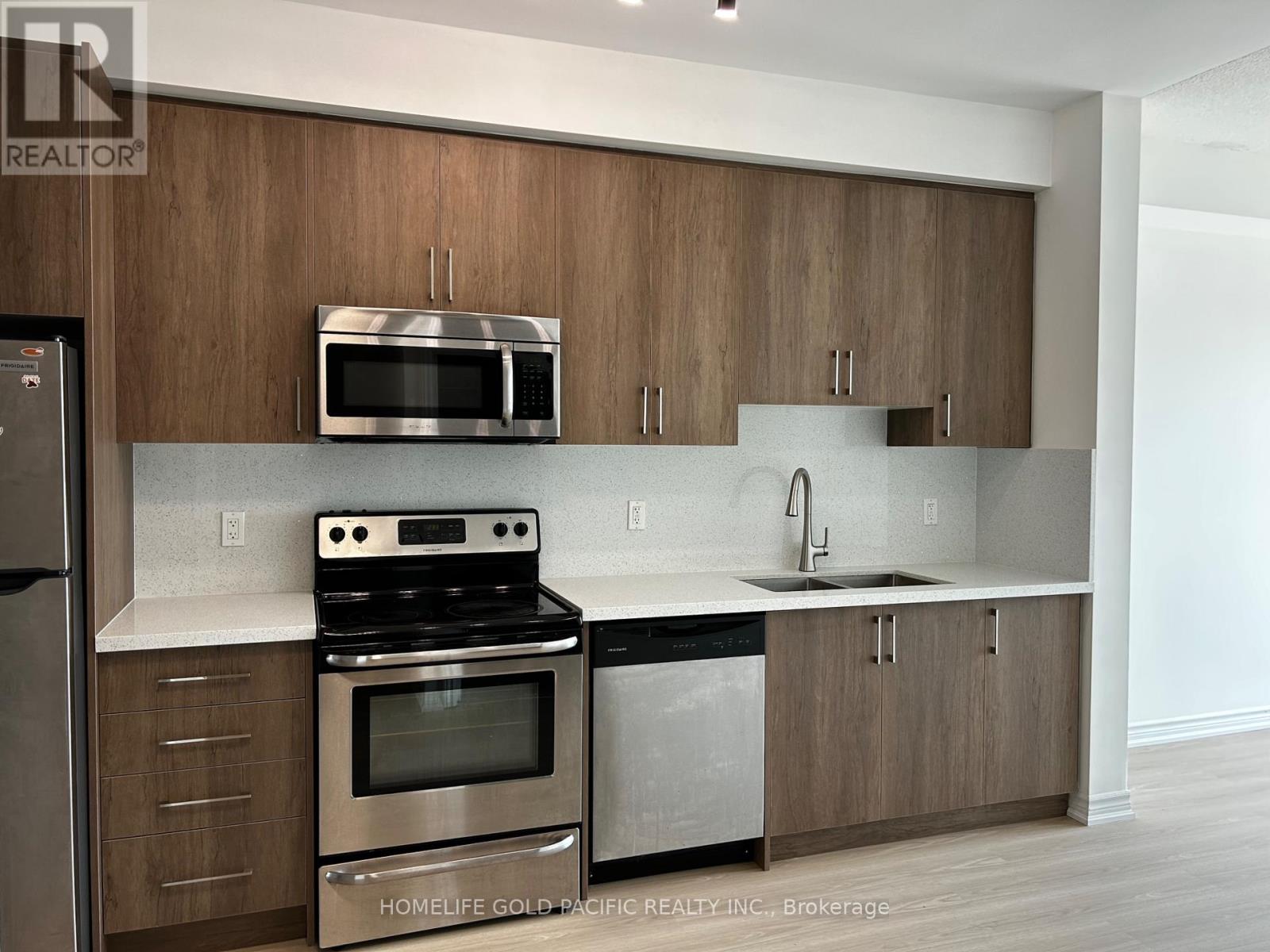 Photo 11 of 604 1328 Birchmount Road, Toronto ON