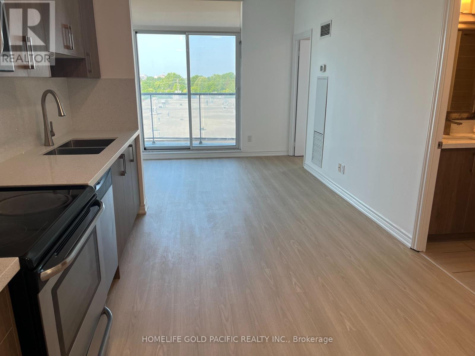 Photo 17 of 604 1328 Birchmount Road, Toronto ON