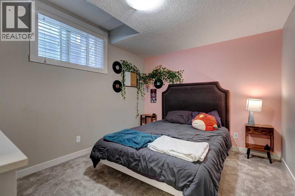 Single Family House for Sale in  Cranbrook Crescent SE Cranston Calgary 