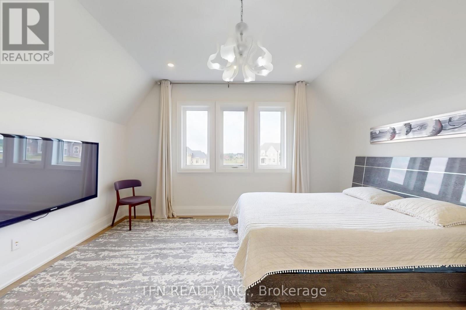 Photo 33 of 258 Amos Drive, Caledon ON