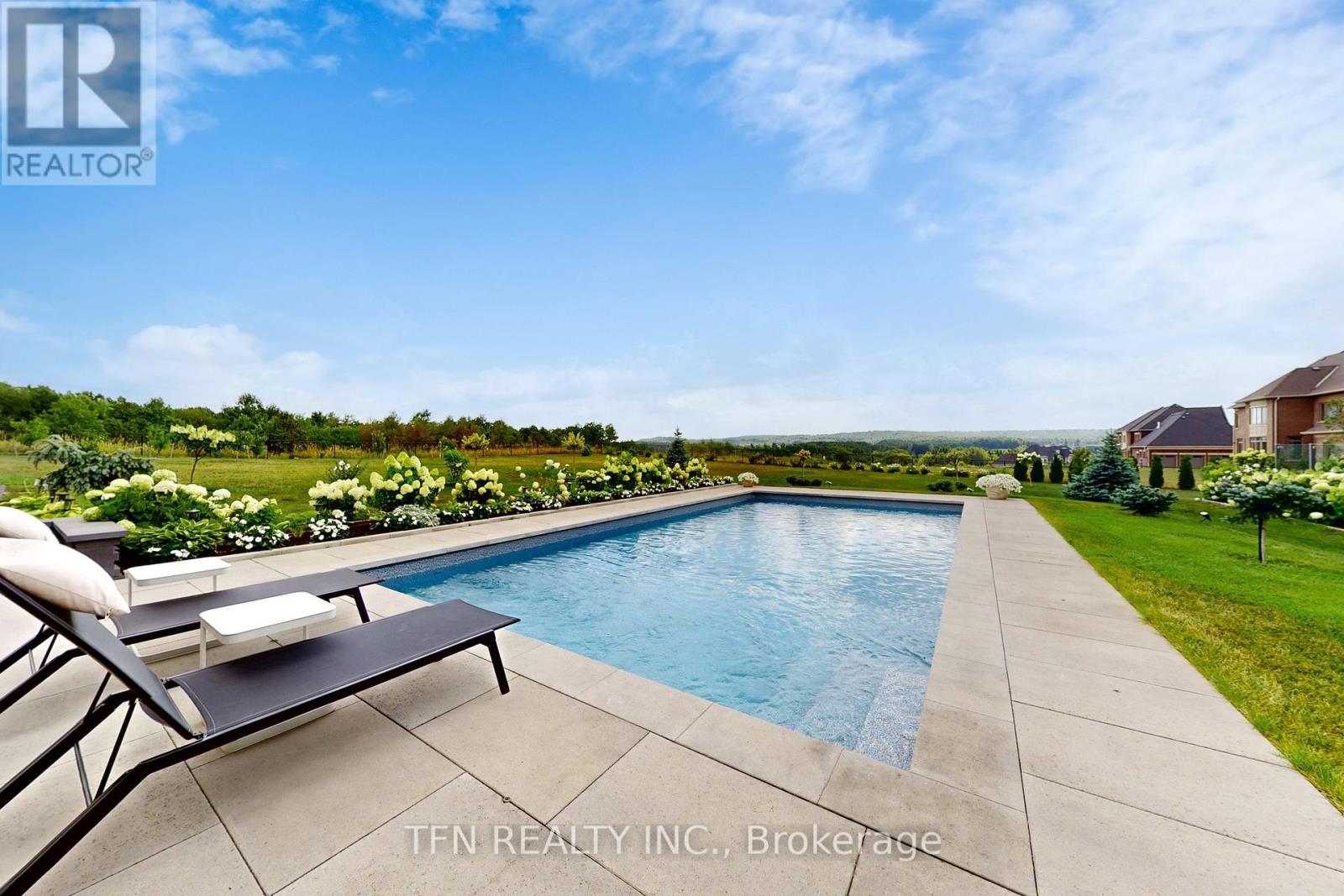 Photo 4 of 258 Amos Drive, Caledon ON