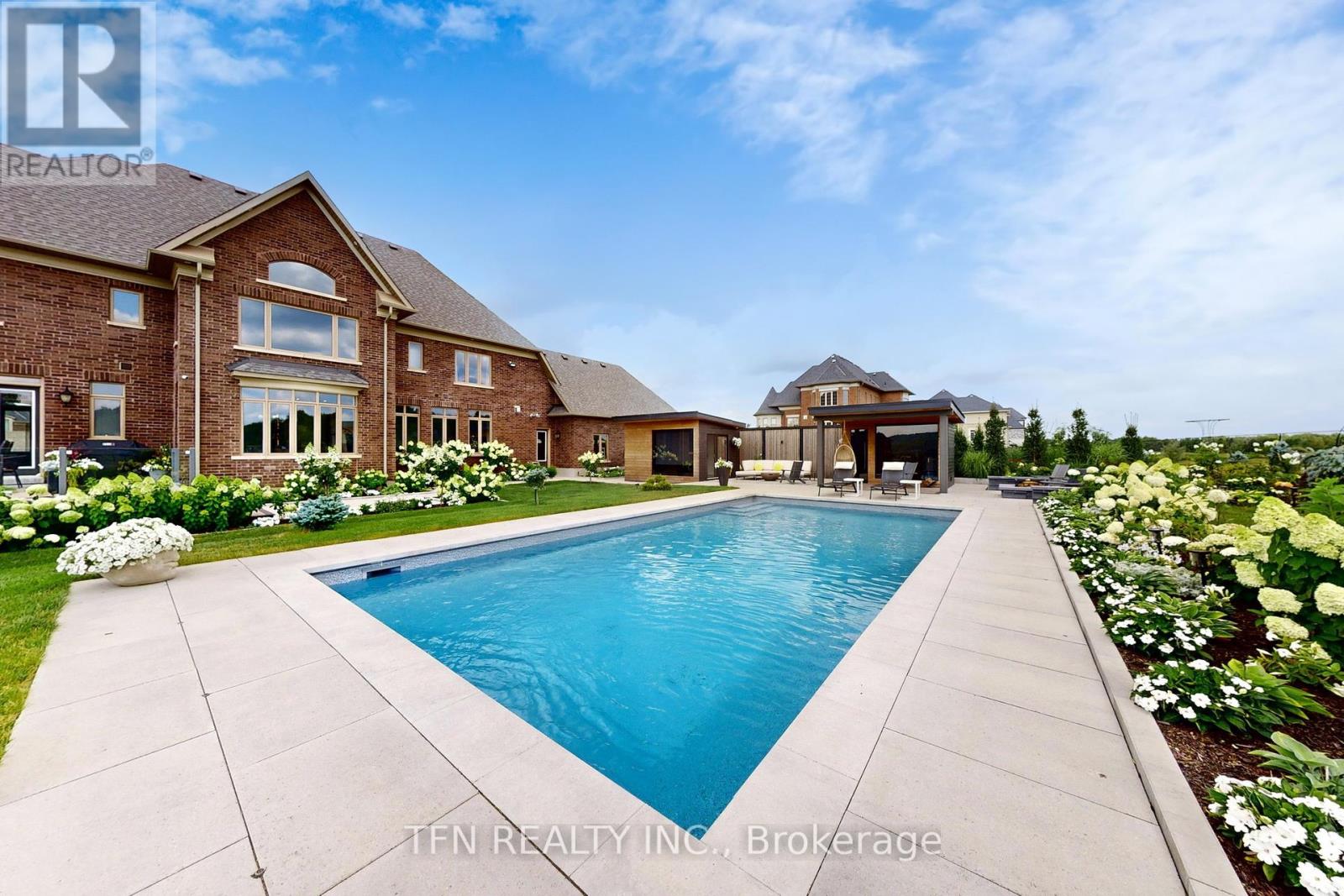 Photo 13 of 258 Amos Drive, Caledon ON