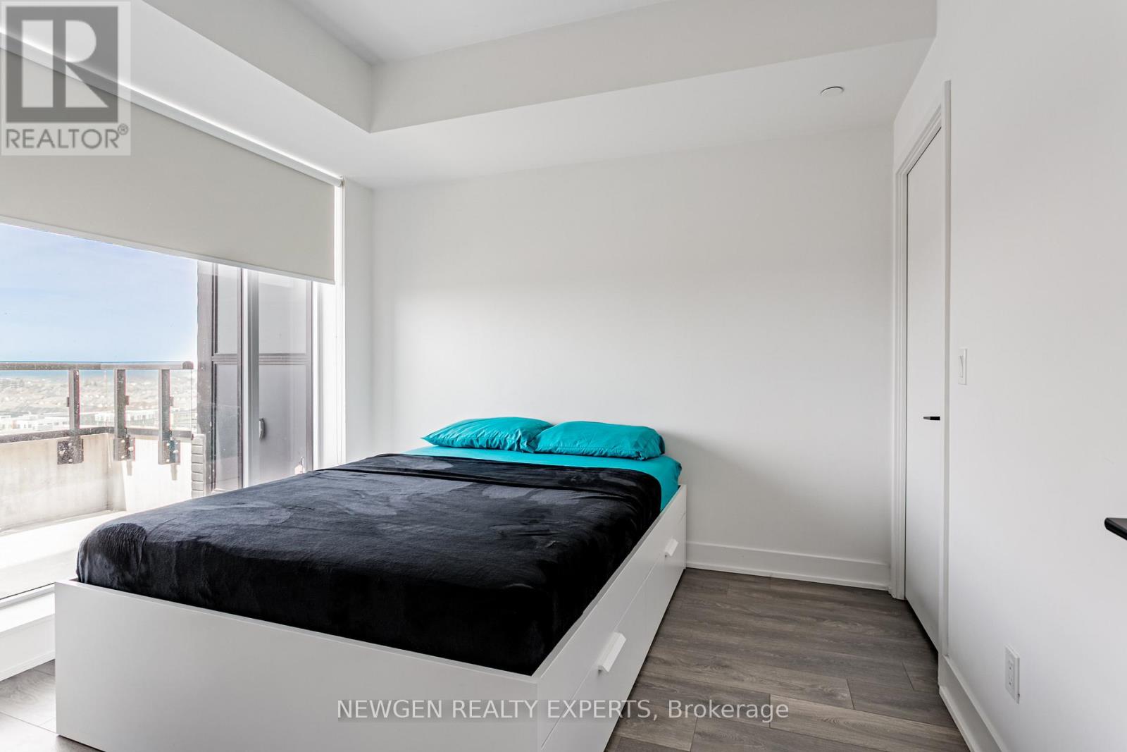 Photo 13 of 1310 2481 Taunton Road, Oakville ON