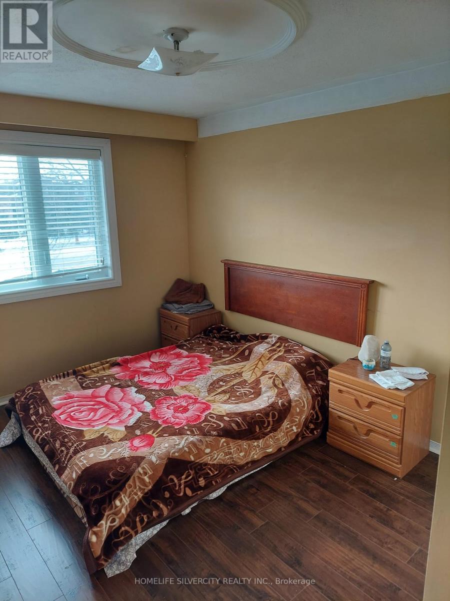 Photo 9 of 10263 Goreway Drive, Brampton ON