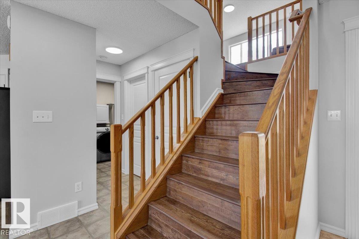 Photo 24 of 3372 25 Av Nw, Edmonton AB