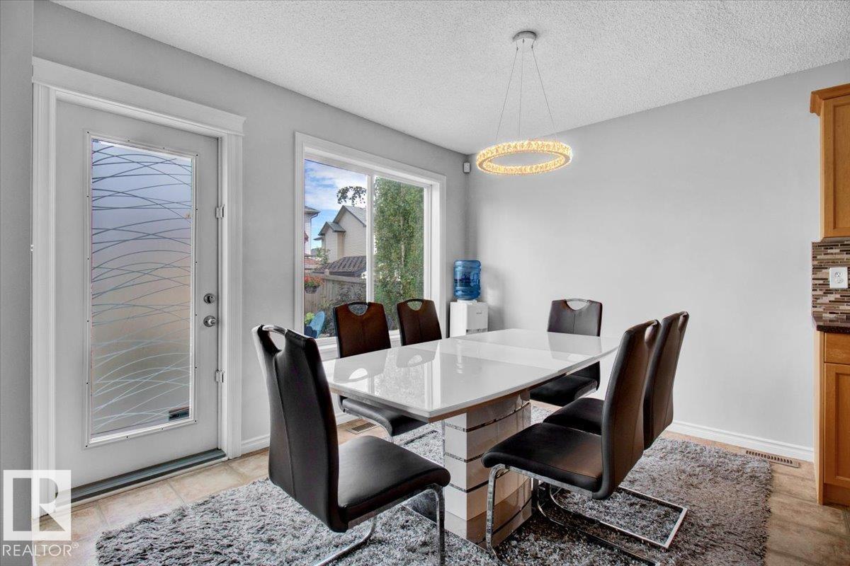 Photo 15 of 3372 25 Av Nw, Edmonton AB
