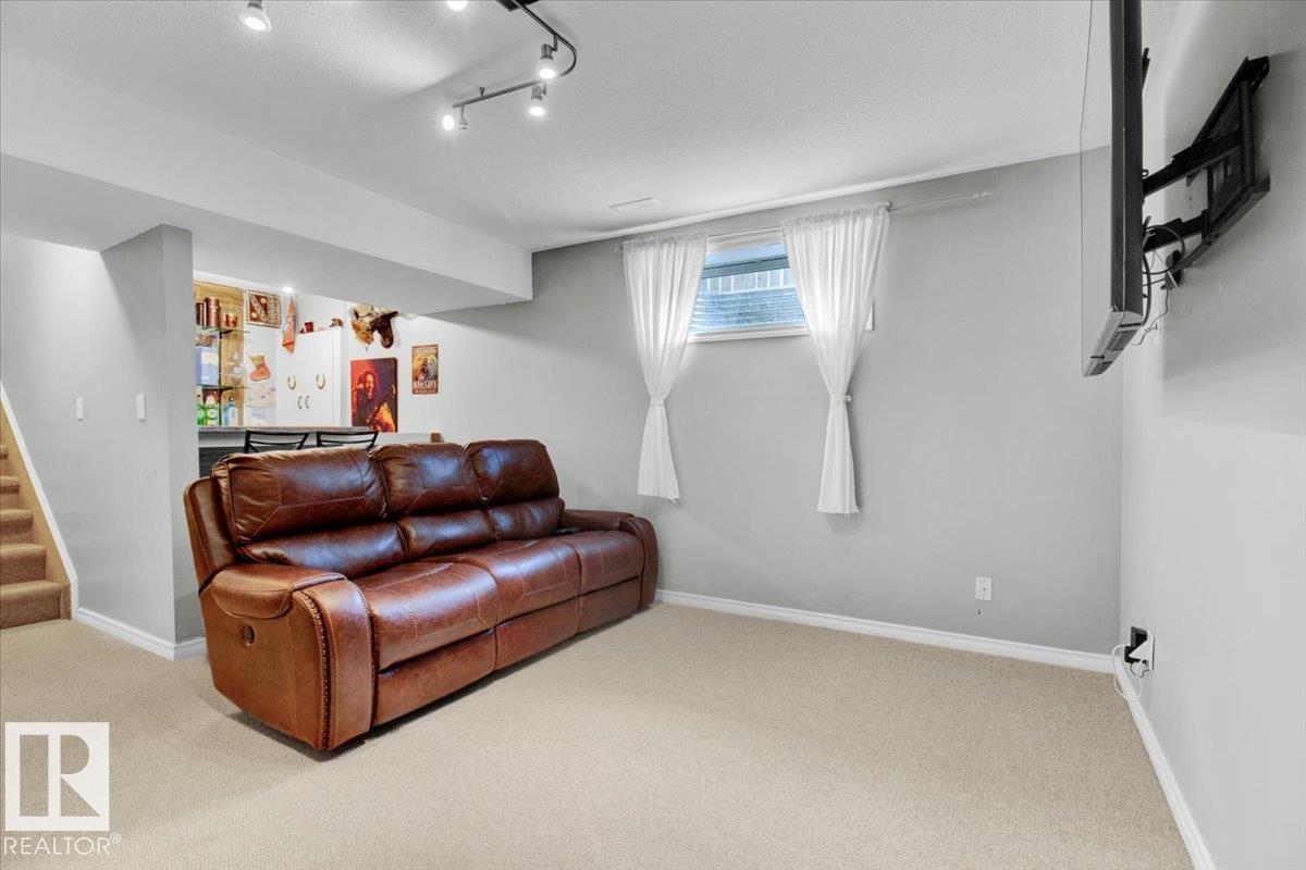 Photo 17 of 3372 25 Av Nw, Edmonton AB