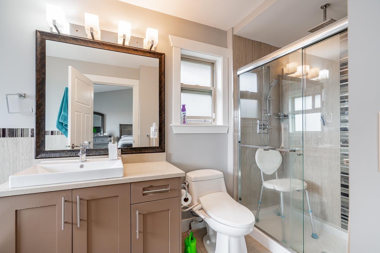Photo 6 of 6727 184 Street, Surrey BC