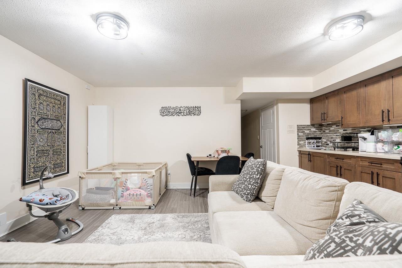 Photo 10 of 6727 184 Street, Surrey BC