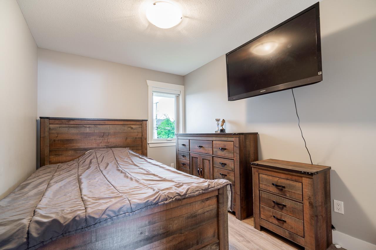 Photo 14 of 6727 184 Street, Surrey BC