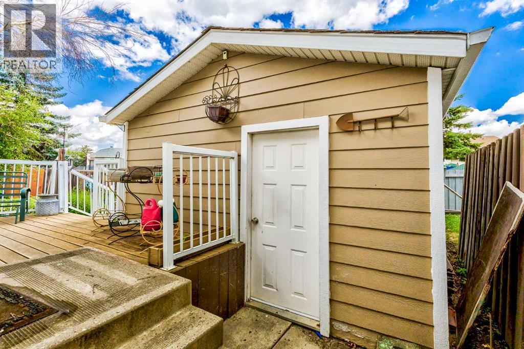 Single Family House 4 Level for Sale in  Whitworth Place NE Whitehorn Calgary 