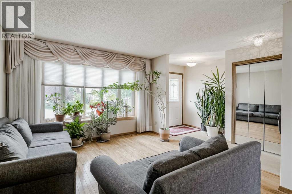 Single Family House 4 Level for Sale in  Whitworth Place NE Whitehorn Calgary 
