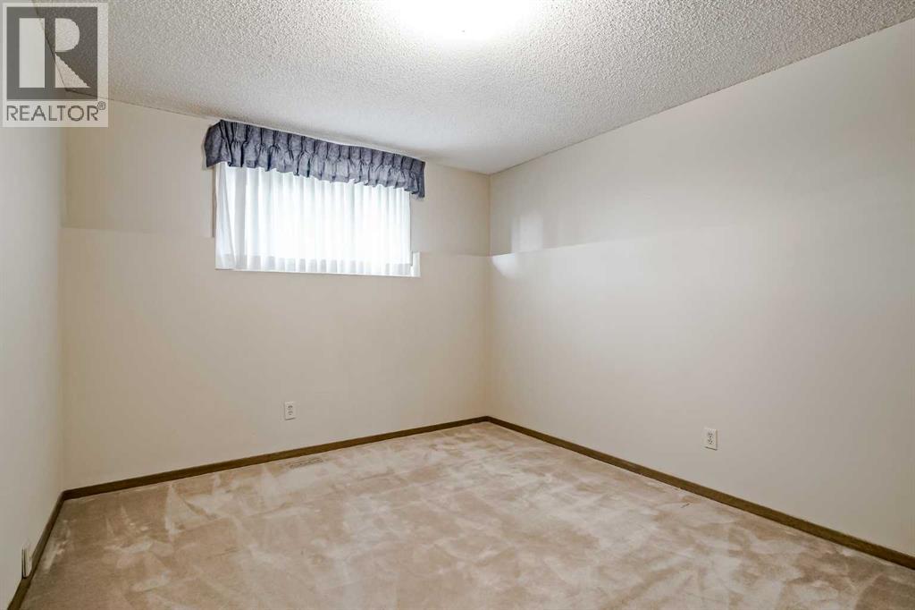 Single Family House 4 Level for Sale in  Whitworth Place NE Whitehorn Calgary 