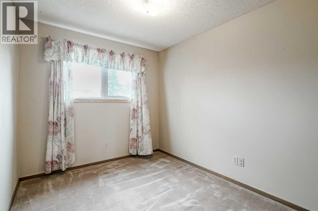Single Family House 4 Level for Sale in  Whitworth Place NE Whitehorn Calgary 