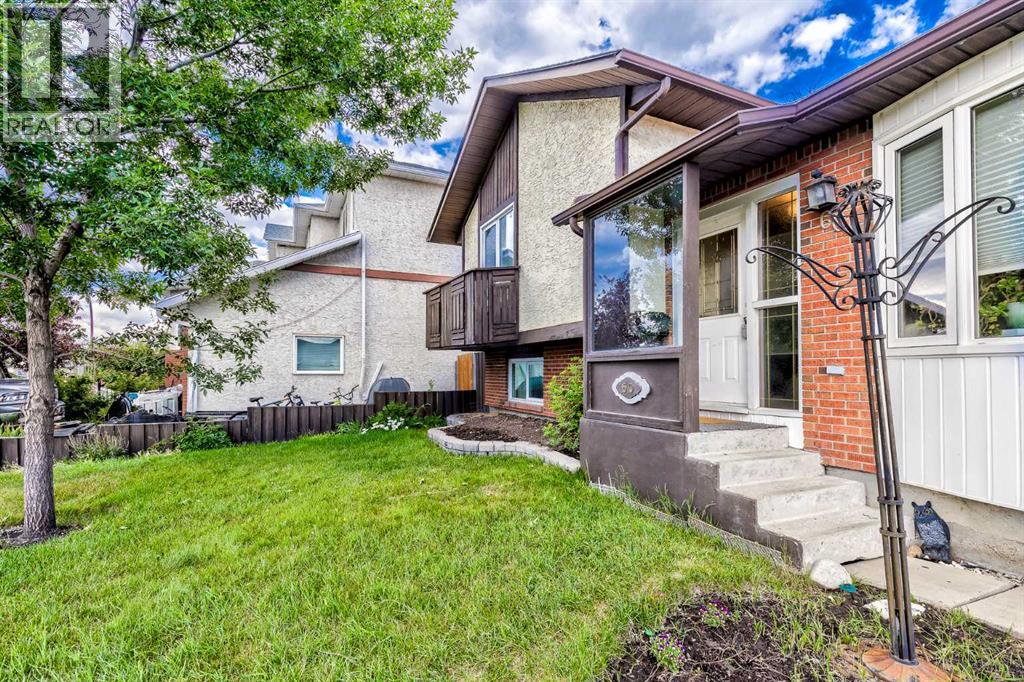 Single Family House 4 Level for Sale in  Whitworth Place NE Whitehorn Calgary 