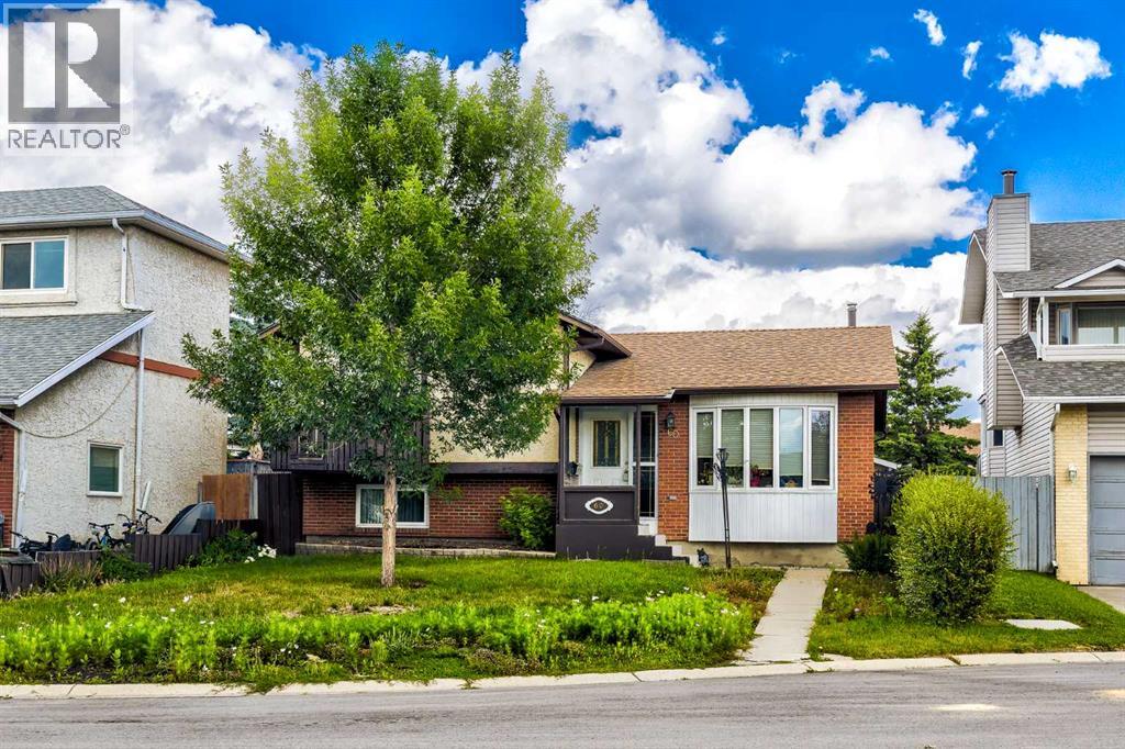 Single Family House 4 Level for Sale in  Whitworth Place NE Whitehorn Calgary 