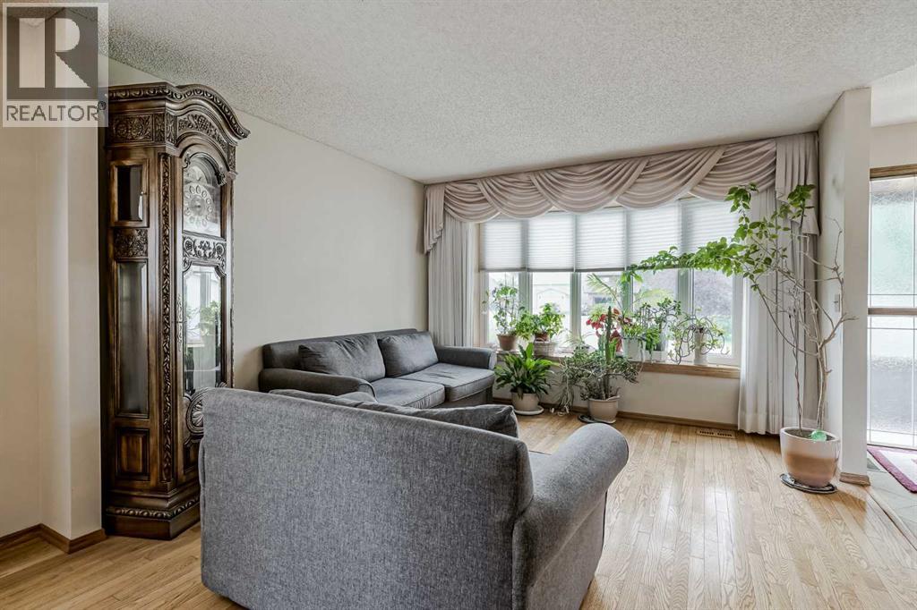 Single Family House 4 Level for Sale in  Whitworth Place NE Whitehorn Calgary 