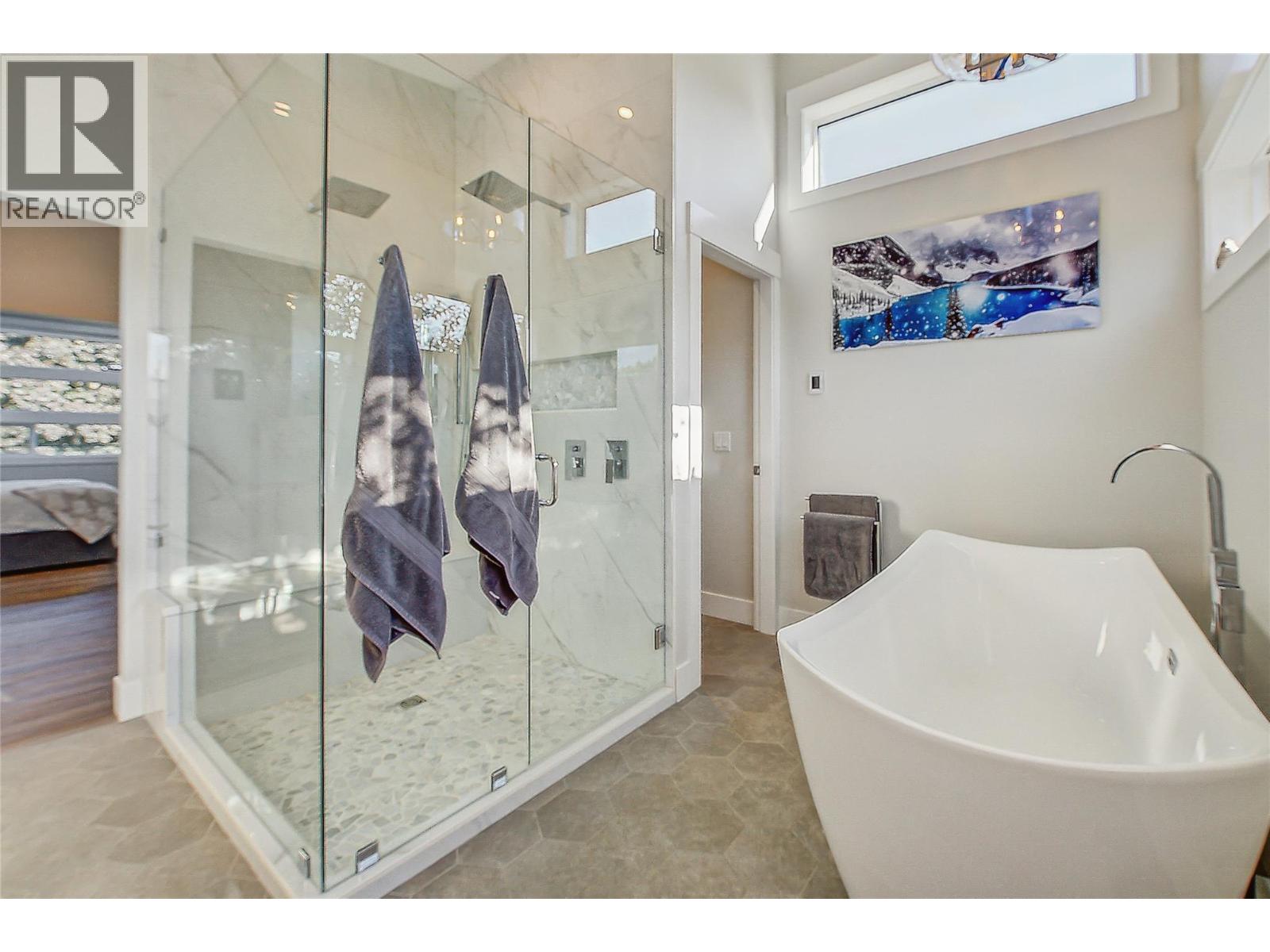  4354 Kensington Drive, Kelowna