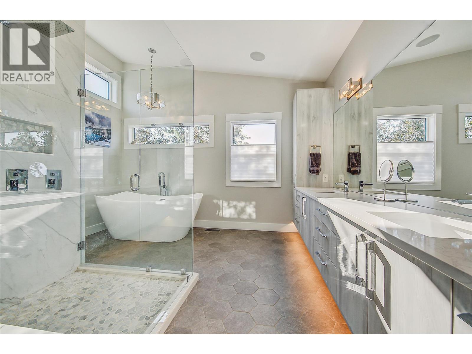 4354 Kensington Drive, Kelowna