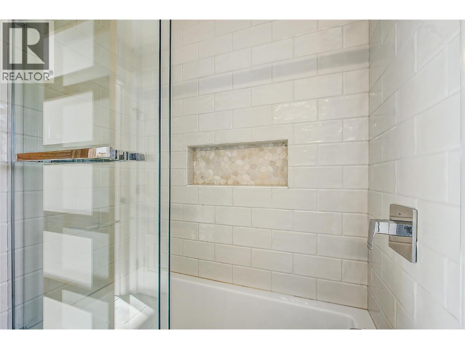  4354 Kensington Drive, Kelowna