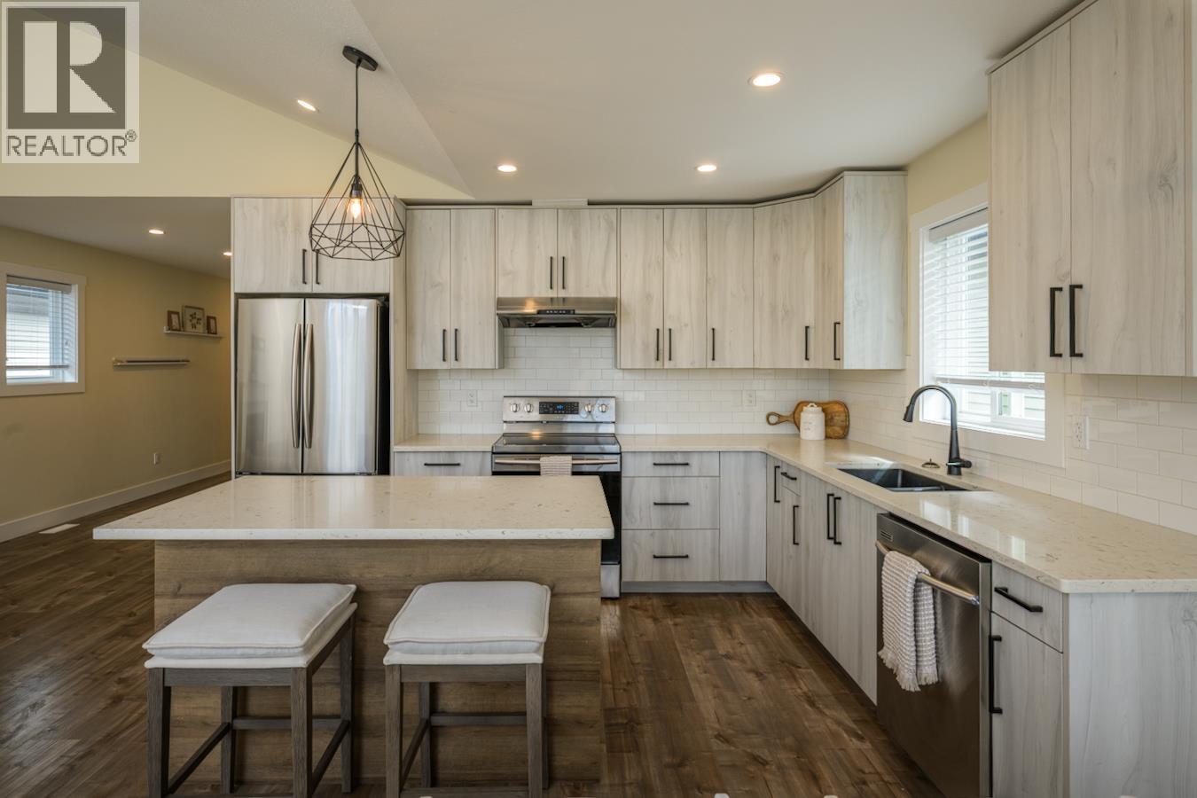 Photo 3 of 1652 9th Avenue, Prince George BC